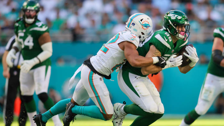 Jets' Quarterback, Tight End Begin Week 17 in Concussion Protocol