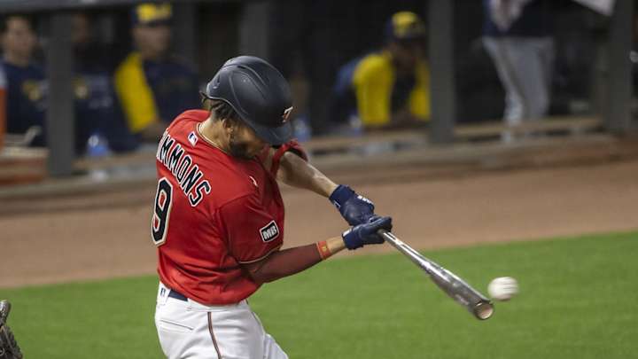 Former Gold Glover Announces Retirement at Age of 34