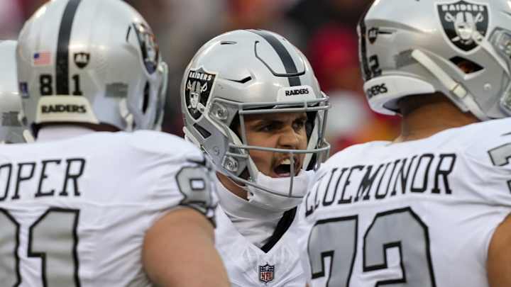 O'Connell's Teammates Making Life Easier for the Rookie O'Connell's Teammates Making Life Easier for the Rookie