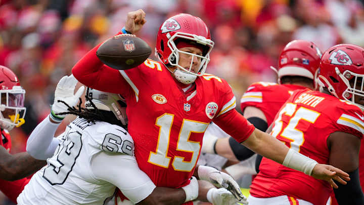 KC Chiefs Not Worried About Offensive Line Play in Season’s Final Weeks