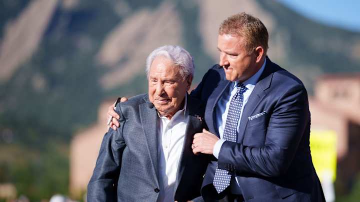 ESPN’s Kirk Herbstreit Offers Emotional Defense of Lee Corso ESPN’s Kirk Herbstreit Offers Emotional Defense of Lee Corso