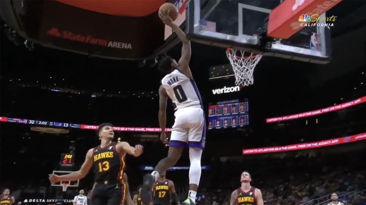 Kings’ De’Aaron Fox, Malik Monk Show Off Kentucky Connection for Another Wild Dunk Kings’ De’Aaron Fox, Malik Monk Show Off Kentucky Connection for Another Wild Dunk