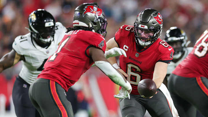 Buccaneers 'Held Everything Together' to Set Up NFC South Division Title Chance