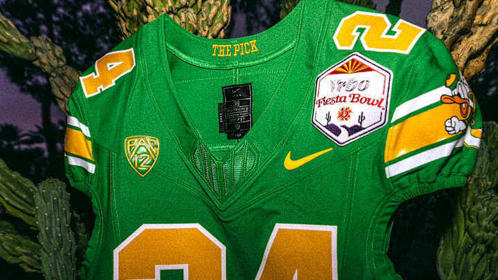 LOOK: Oregon to Wear Throwback Uniforms vs. Liberty in Fiesta Bowl LOOK: Oregon to Wear Throwback Uniforms vs. Liberty in Fiesta Bowl