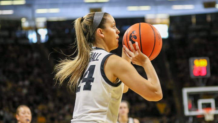 No. 3 Hawkeyes Await Indiana's Arrival