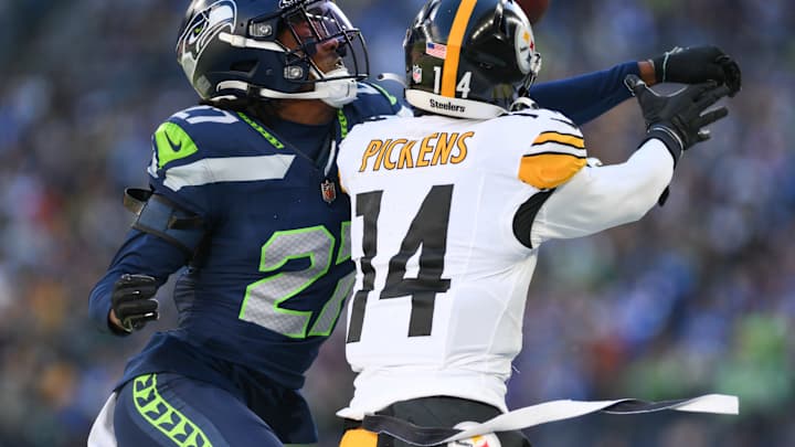 Seahawks Trail Steelers After Back-And-Forth First Half