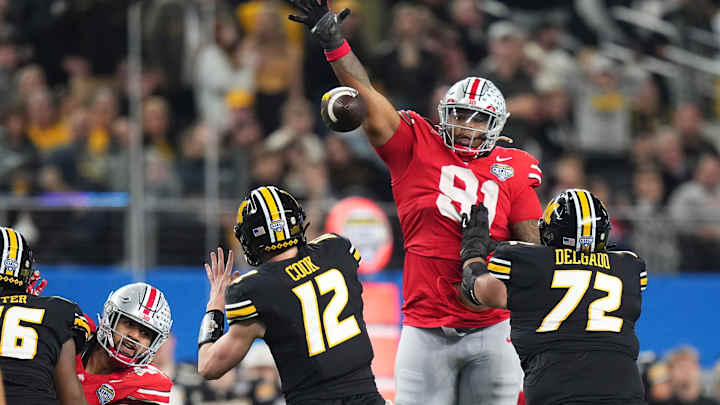 Buckeyes DL Tyleik Williams Staying at Ohio State