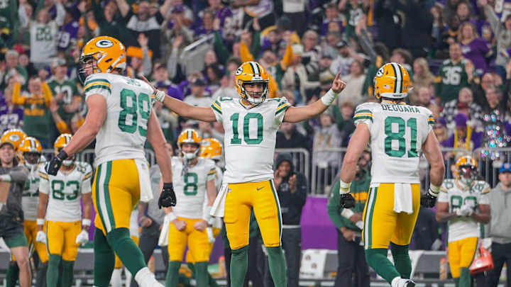 Sunday Six-Pack: Packers Ring In New Year by Blowing Out Minnesota