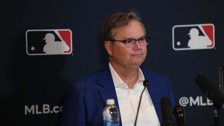 Don't Expect Padres to Make Splash in Free Agency: Report