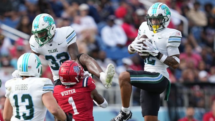 Florida Secures Transfer Commitment of Tulane DB DJ Douglas