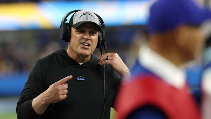 Chargers News: How Bolts Players Feel About Interim Coach Giff Smith After 0-3 Run