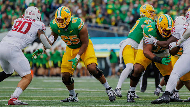 Ajani Cornelius Returning to Oregon for 2024 Season