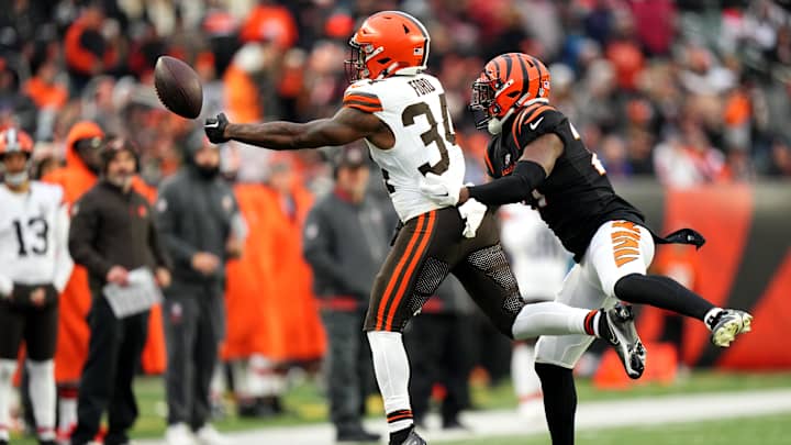 Look: Jordan Battle Nominated for Rookie of the Week Following Performance Against Browns