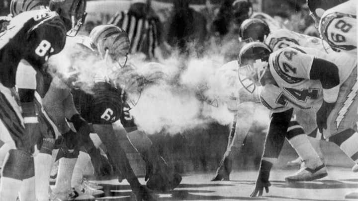 'Freezer Bowl' Alum Collinsworth Offers Take on Cold Matchup