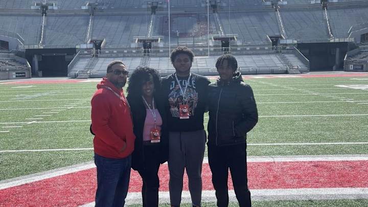 2026 Offensive Tackle Prospect Darius Gray Talks Visit Plans