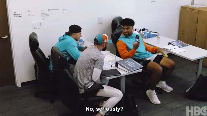 Cameras Caught Tua Tagovailoa’s Live Reaction to Nick Saban Retiring From Alabama