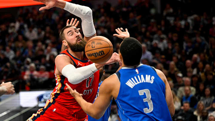 Mavs Coach Jason Kidd Sending Message Ahead of Trade Deadline? - 'We're Small ... You Can't Hide'