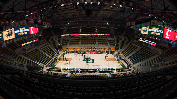 Three Man Weave: Cincinnati Narrowly Falls to Baylor 62-59