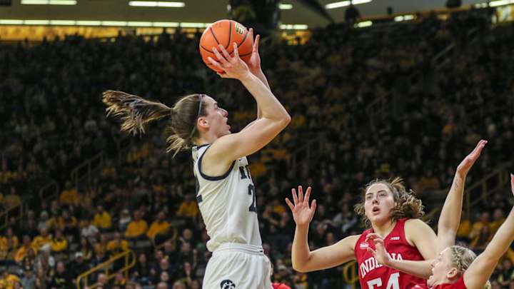 No. 2 Iowa Overwhelms Badgers No. 2 Iowa Overwhelms Badgers