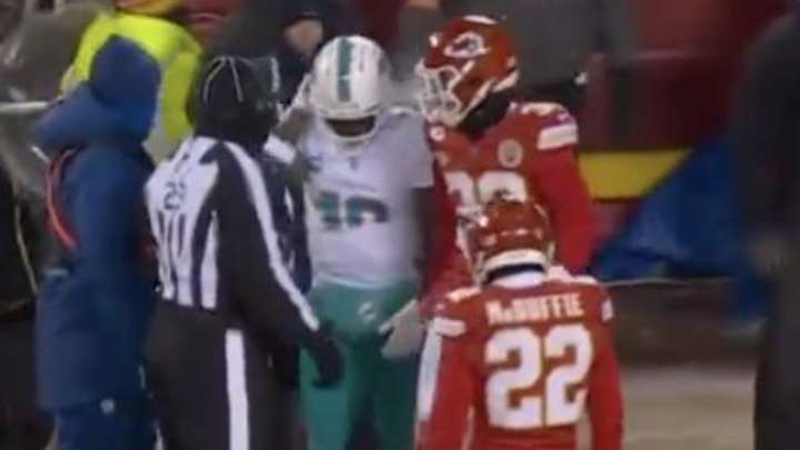 L’Jarius Sneed Throws Shade at Tyreek Hill Following Incomplete Pass L’Jarius Sneed Throws Shade at Tyreek Hill Following Incomplete Pass