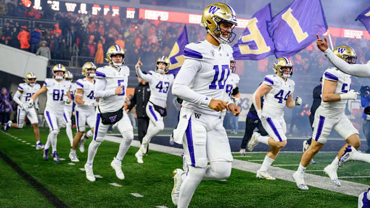 Touted Freshman QB Austin Mack Joins Husky Roster Exodus Touted Freshman QB Austin Mack Joins Husky Roster Exodus