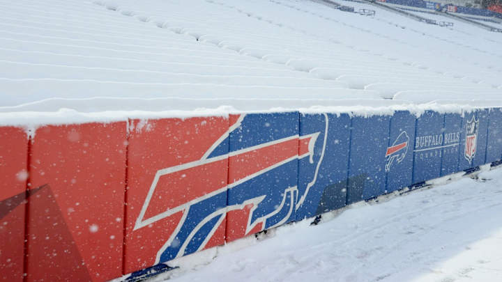 Bills Fans Turned Shoveling Gig Into Once in a Lifetime Opportunity to Sled Inside an NFL Stadium Bills Fans Turned Shoveling Gig Into Once in a Lifetime Opportunity to Sled Inside an NFL Stadium