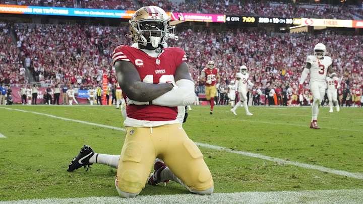 49ers’ Deebo Samuel Honored by Hall of Fame After Making NFL History 49ers’ Deebo Samuel Honored by Hall of Fame After Making NFL History