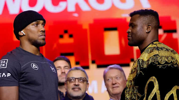 Boxing Video: Anthony Joshua & Francis Ngannou Face Off for the First Time Ahead of Riyadh Fight