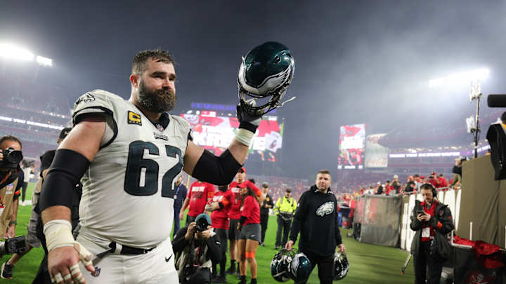 Look: DJ Reader Pays Respect to Jason Kelce After Eagles Center Decides to Retire