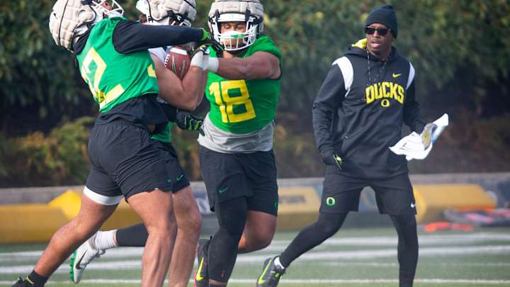 Oregon to Promote Chris Hampton to Defensive Backs Coach