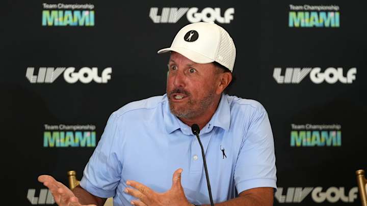 Mickelson Weighs in on PGA Tour’s Shorts Rule After Leader Shows ‘4 Inches of Ankle’