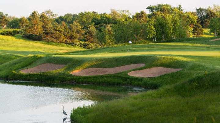 Golf Course Review: The Glen Club | 8.2 Score