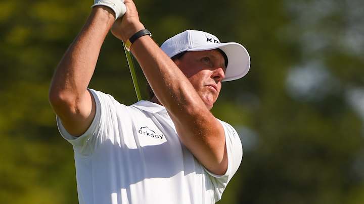 Mickelson cuts fat as he raises stakes