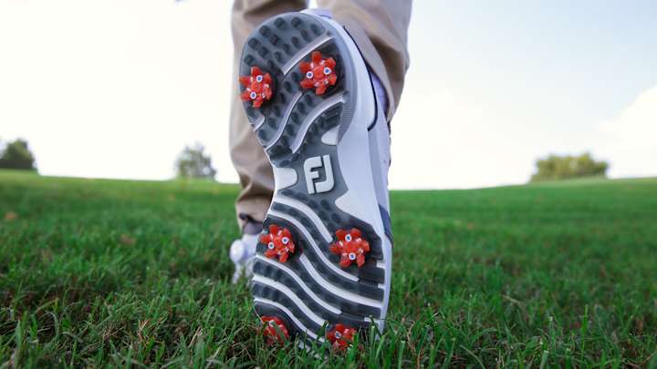Independent golf shoe study: distance vs. comfort Independent golf shoe study: distance vs. comfort