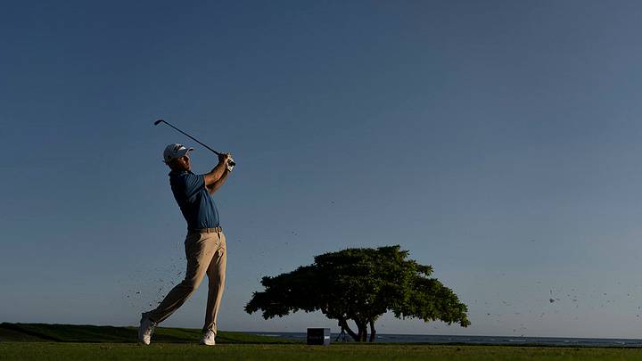 Russell Henley Maintains Lead at Sony Open After Late Comeback