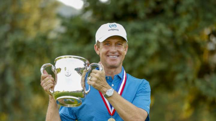 Toms wins Senior Open that shows its age