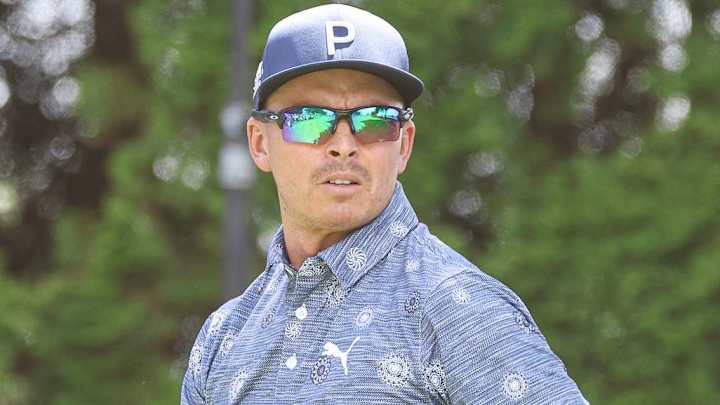 Rickie Fowler Shoots a 60 to Get Into Contention at Travelers Championship