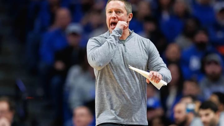 UGA Suffers First Home Loss to No. 8 Kentucky