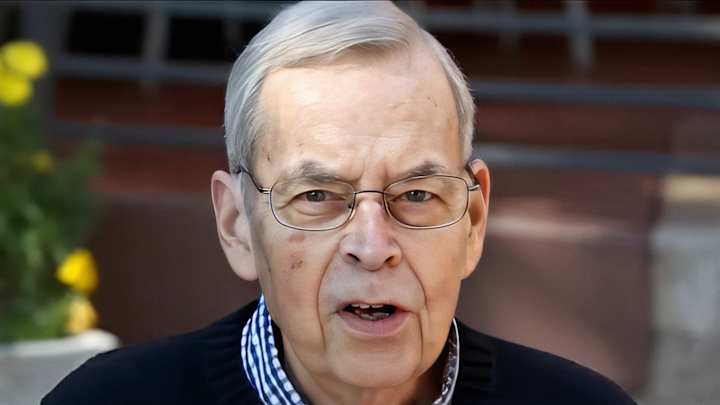 Colorado Buffaloes longtime radio broadcaster Larry Zimmer dead at 88 Colorado Buffaloes longtime radio broadcaster Larry Zimmer dead at 88