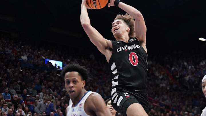 Three Man Weave: Cincinnati Sputters at Kansas 74-69 Following Another Rough Shooting Performance Three Man Weave: Cincinnati Sputters at Kansas 74-69 Following Another Rough Shooting Performance