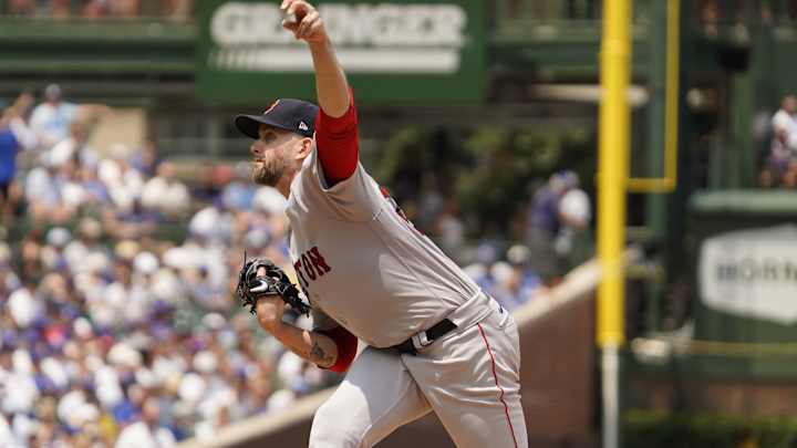 Former Seattle Mariners' Pitcher Comes to Terms with NL's Top Contender