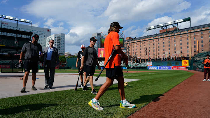 Baseball's No. 1 Overall Prospect Has the Ultimate Living Situation and Perfect Setup