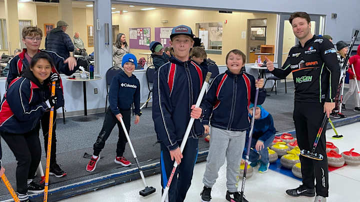 Walk Muy Way Across Sask Curling Landscape