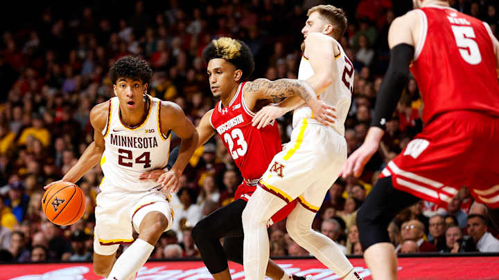 Wisconsin keeps its streak alive against Gophers in nail-biter
