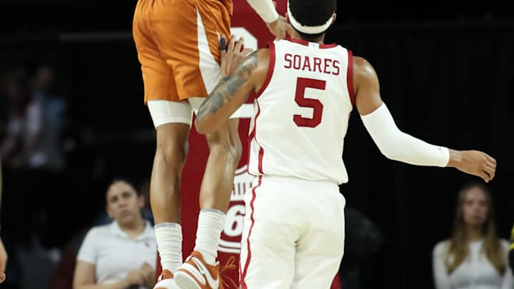 Road Warrior: Texas' Dillon Mitchell Flashes NBA Ability Against Oklahoma Road Warrior: Texas' Dillon Mitchell Flashes NBA Ability Against Oklahoma