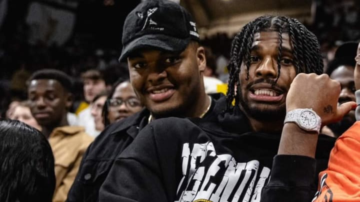 Colorado's Shedeur Sanders puts leadership on display by mentoring backup QBs Colorado's Shedeur Sanders puts leadership on display by mentoring backup QBs