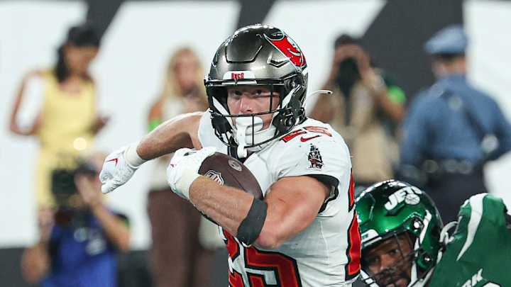 Tampa Bay Buccaneers Sign 14 Players To Futures Contracts