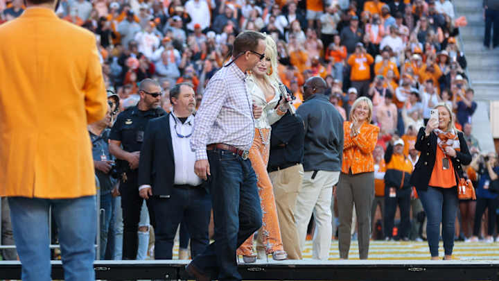 Pro Football Hall of Famer Wishes Congratulations to Former Teammate on HOF Election Pro Football Hall of Famer Wishes Congratulations to Former Teammate on HOF Election