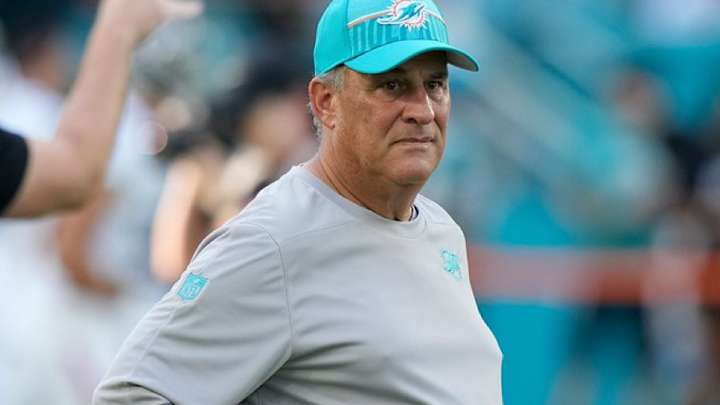 BREAKING: Eagles ‘Expected’ to Hire Vic Fangio After Dolphins Departure