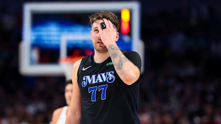 Luka Doncic Gets Fan Kicked Out of Suns-Mavs Luka Doncic Gets Fan Kicked Out of Suns-Mavs